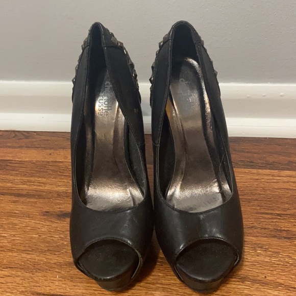 Black heels - Picture 2 of 4